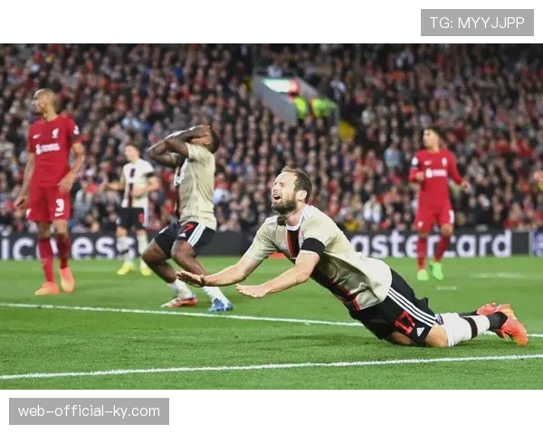 利物浦边路传中结合中路渗透 范戴克高空优势成破局关键